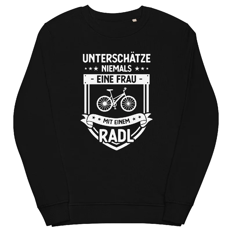 Unterschatze Niemals Eine Frau Mit Einem Radl - Unisex Premium Organic Sweatshirt Women’s Hoodie with Logo