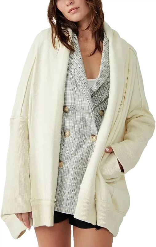 Monday - Friday Cardi In Nilla Cream Vintage sweaters